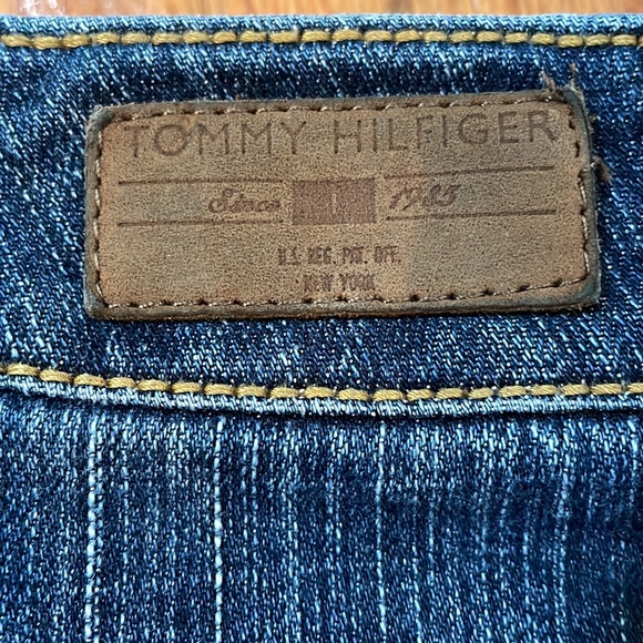 Tommy Hilfiger Size 4 Women’s Blue Jeans Bootcut Classic Rise - Picture 3 of 13